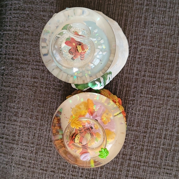 Seasonal Disney Tigger Winnie The Pooh Mini Snow Globes - Picture 7 of 10
